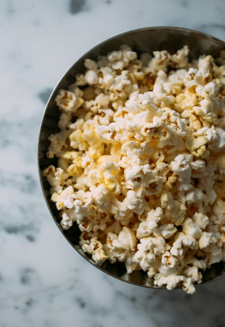 Popcorn in einer Schüssel